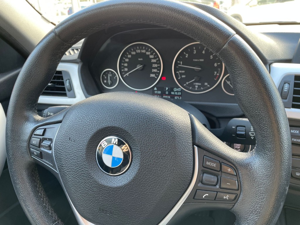 BMW 320I 320I